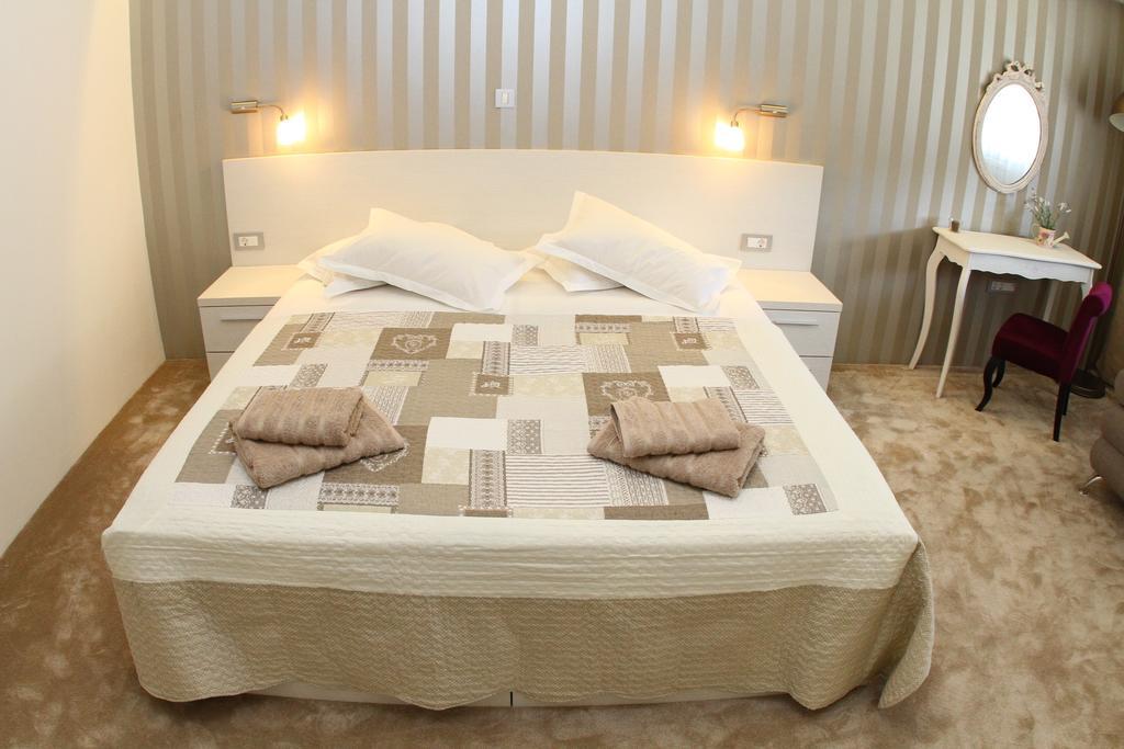 Studio Apartments Mirakul Split Phòng bức ảnh