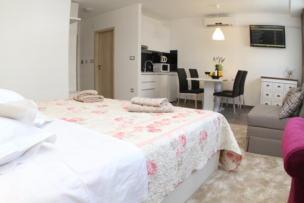 Studio Apartments Mirakul Split Phòng bức ảnh